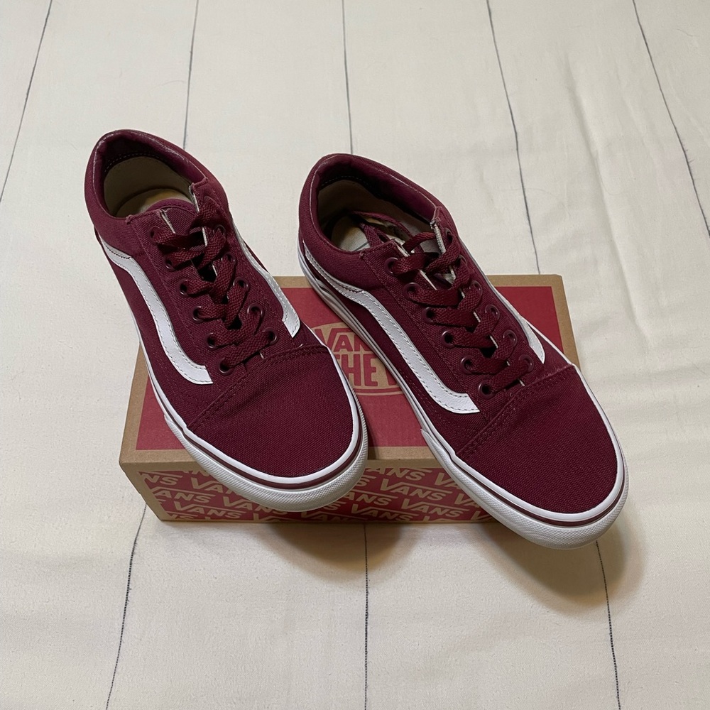 Maroon Vans Old Skool Shoes